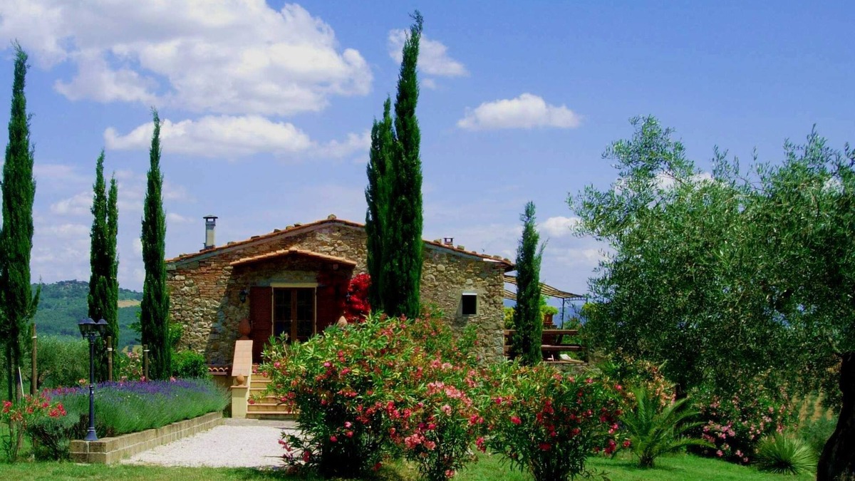 Caldana House | Tuscan country house Le Chiuse with panoramic pool and air conditioning system