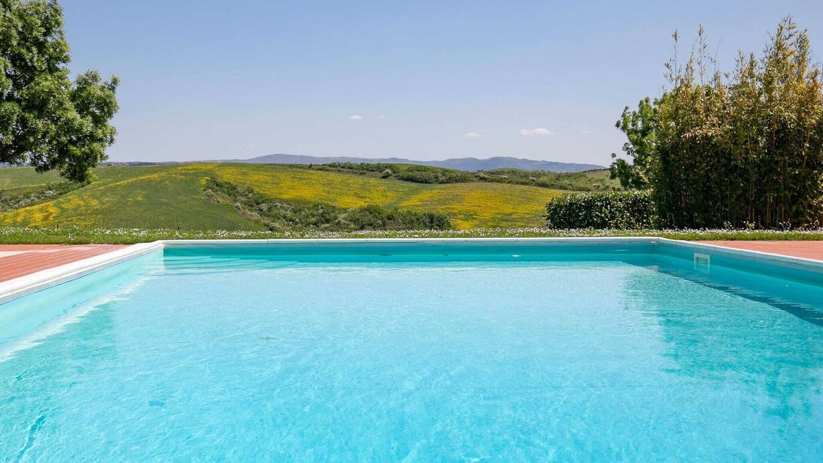 Peccioli House | Tuscan Farmhouse in Peccioli with Swimming Pool near Lakes