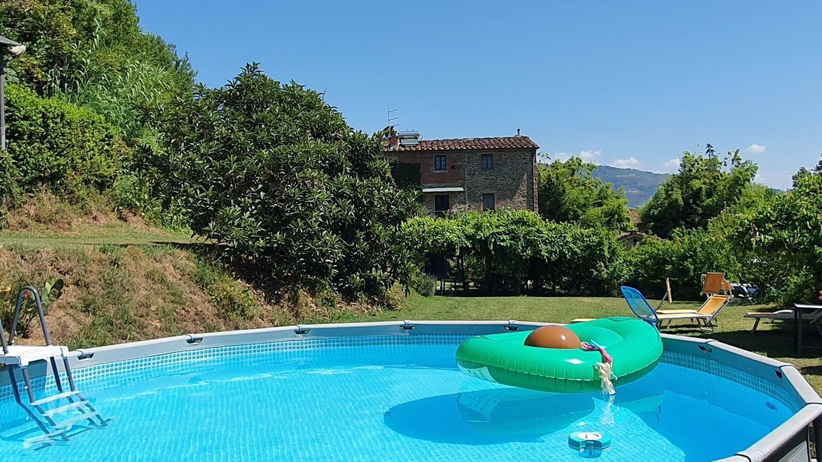 Pescia House | Tuscan-style farmhouse, surrounded by greenery, between Lucca, Pisa and Florence