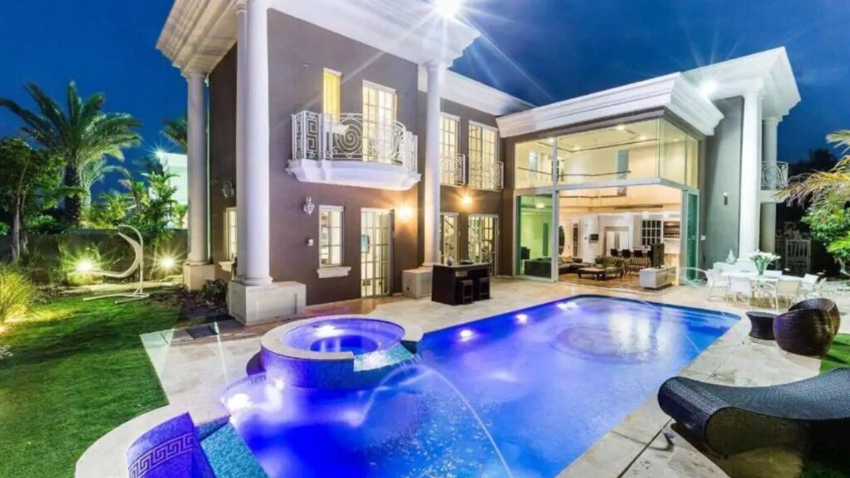 Givat Nili Villa | Tuscan-Style Villa