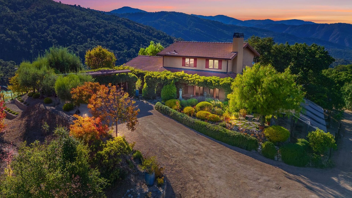 Carmel Valley House | Tuscan Vineyard Retreat with 360 Views and Pool