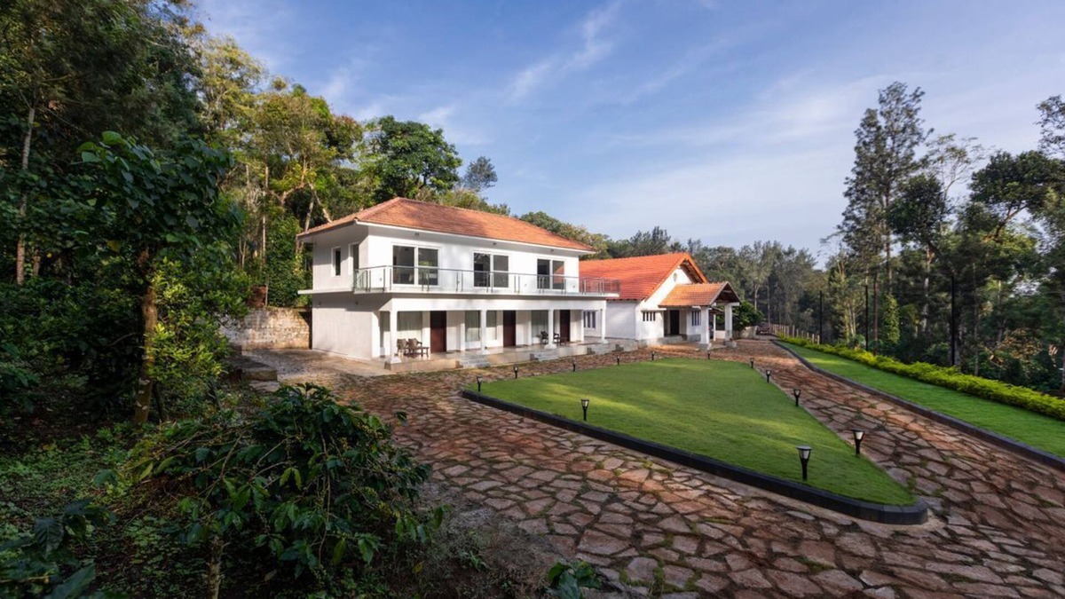 Kanbylu Baichanalli Hotel | Tusker Trail