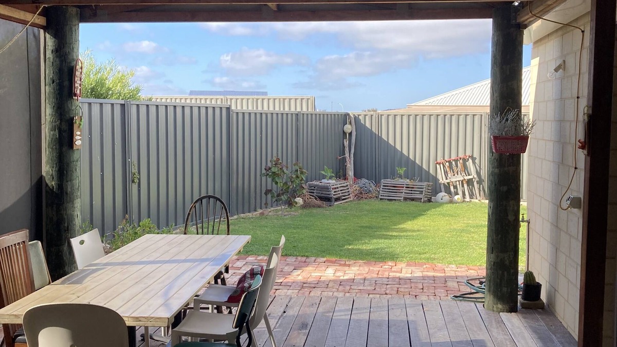 Green Head House | Twenty four Worthington @ GH - 4 minute walk to the beach!