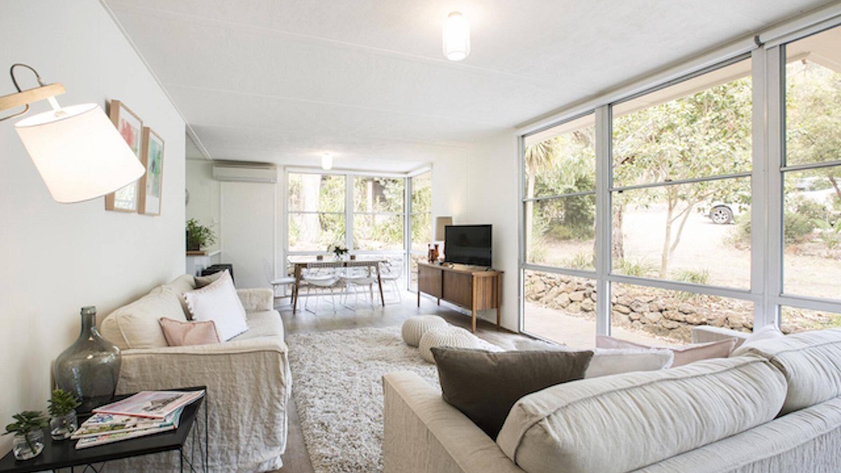 Anglesea House | Twiggy, Anglesea - Renovated 1960's gem