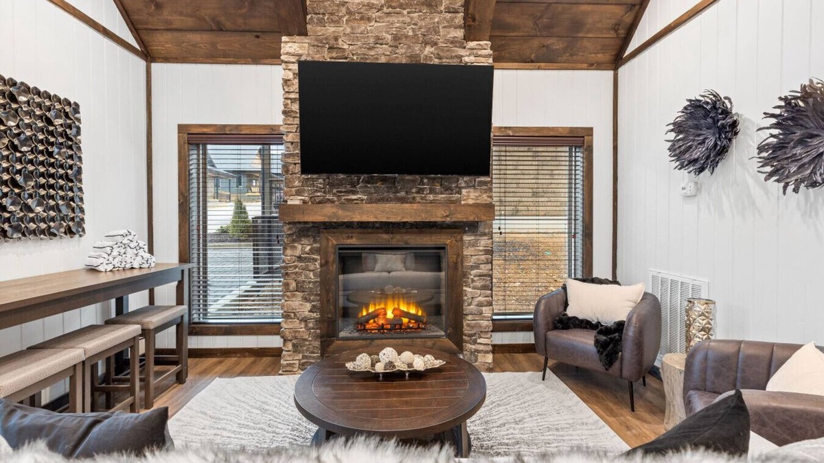 Pigeon Forge Cabin | Twilight Luxury Escape: Hot Tub + Game Room