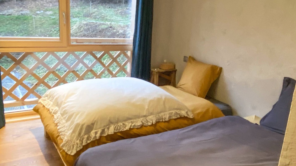 Entremont House | Twin bed and breakfast with garden and mountain vi