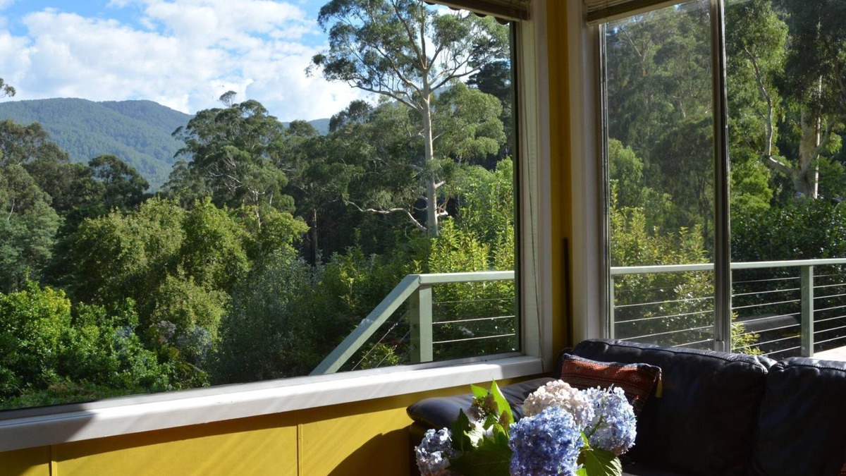Warburton House | Twin Creek Cottage- a secluded forest retreat.