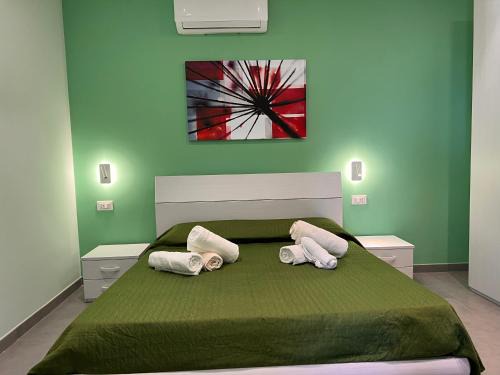 Paola Apartment | Twin Green