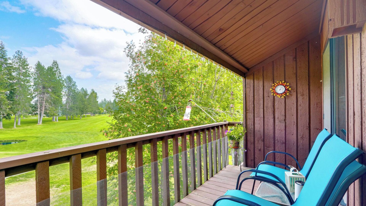 Rathdrum Condo | Twin Lakes Village Condo on 3rd Fairway!