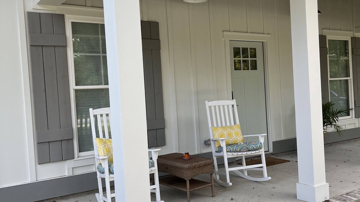 St. Marys Cottage | Twin Oaks Cottage in charming downtown St. Marys, walking distance to waterfront
