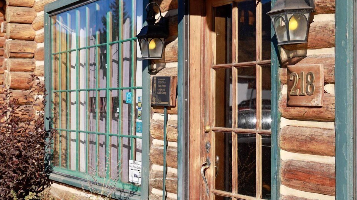 Dubois Cabin | Twin Pines Lodge & Cabins