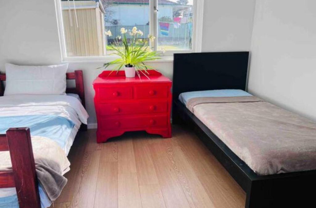 Karabar House | Twin Room -2single beds in share house in Queanbeyan & Canberra