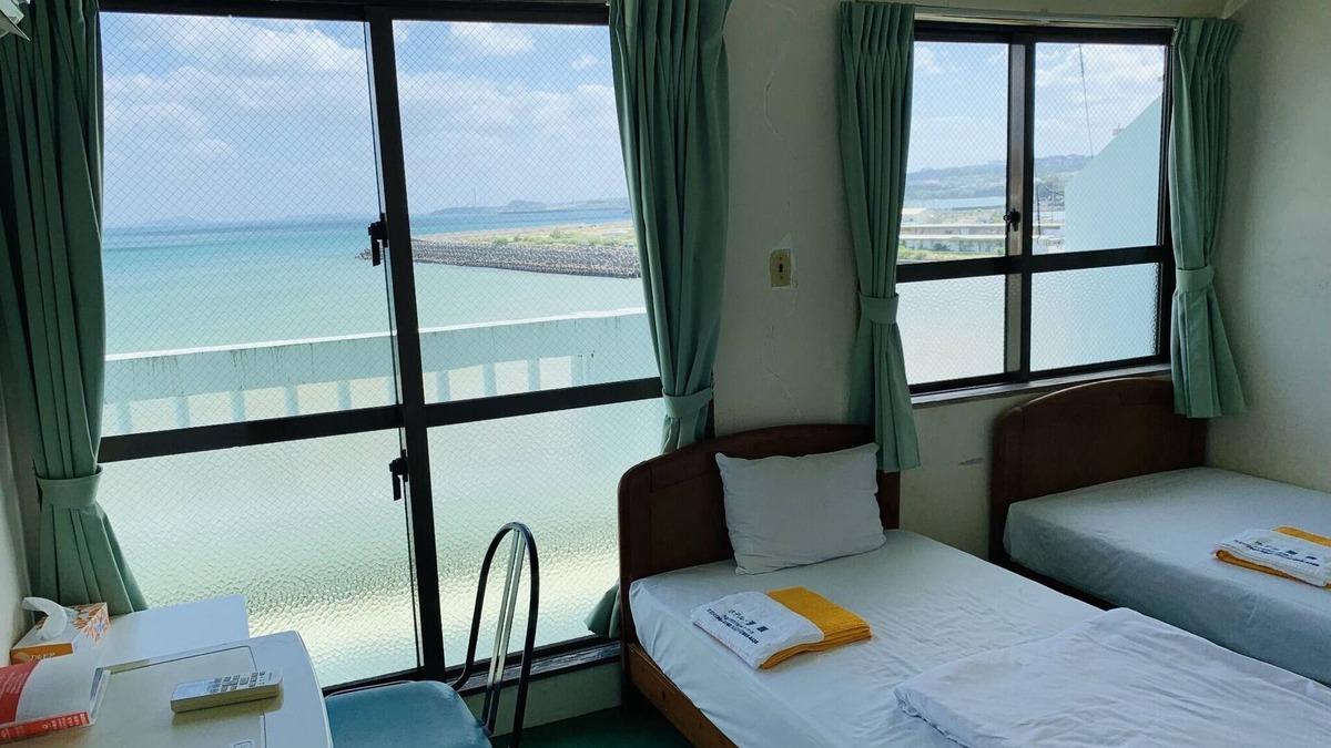 Ishikawa House | Twin room Hotel Shiosai /Uruma Okinawa