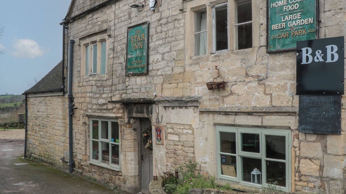 Stroud Cottage | TWIN ROOM, pet friendly in Whiteshill