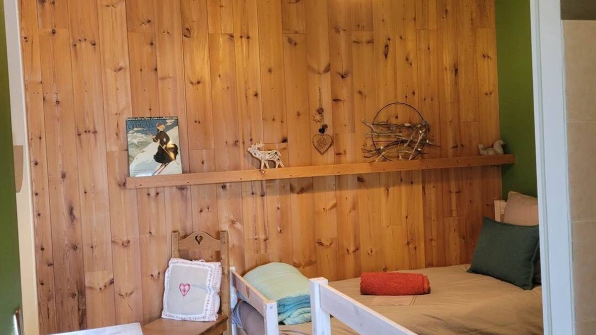 Artigues Apartment | Twin room with separate single beds