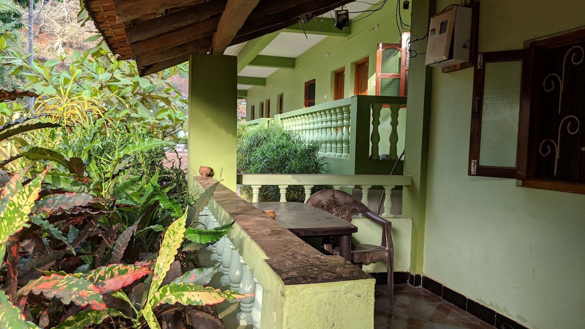 Agonda House | twin share room | 3 veg meal | 2 asana classes & 1 meditation class