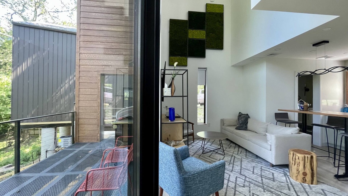 Lancaster Cottage | Twin Sycamore River Cottage, “Sunshine”