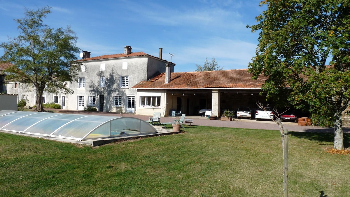 La Creche House | Two beautiful rooms overlooking the private garden