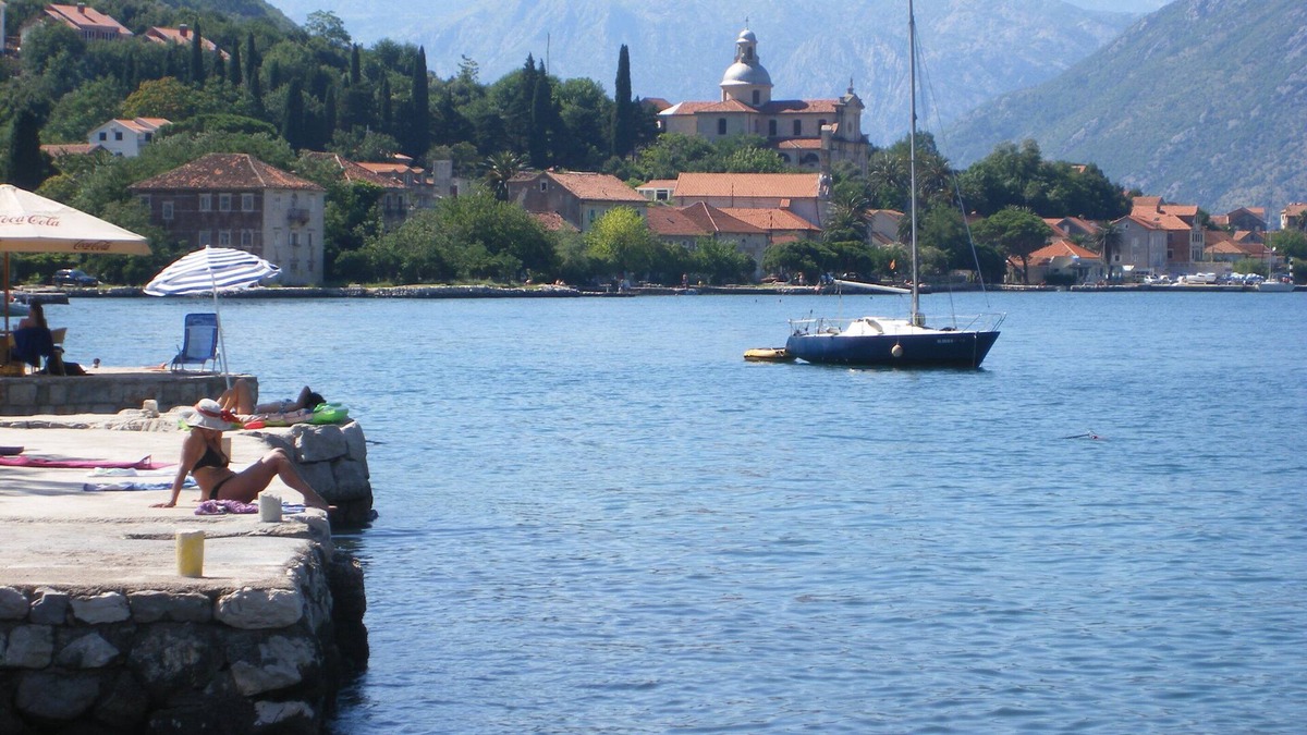 Prcanj Apartment | TWO BED APT WITH POOL IN PRCANJ, KOTOR, STUNNING VIEWS, MINUTES FROM WATERFRONT