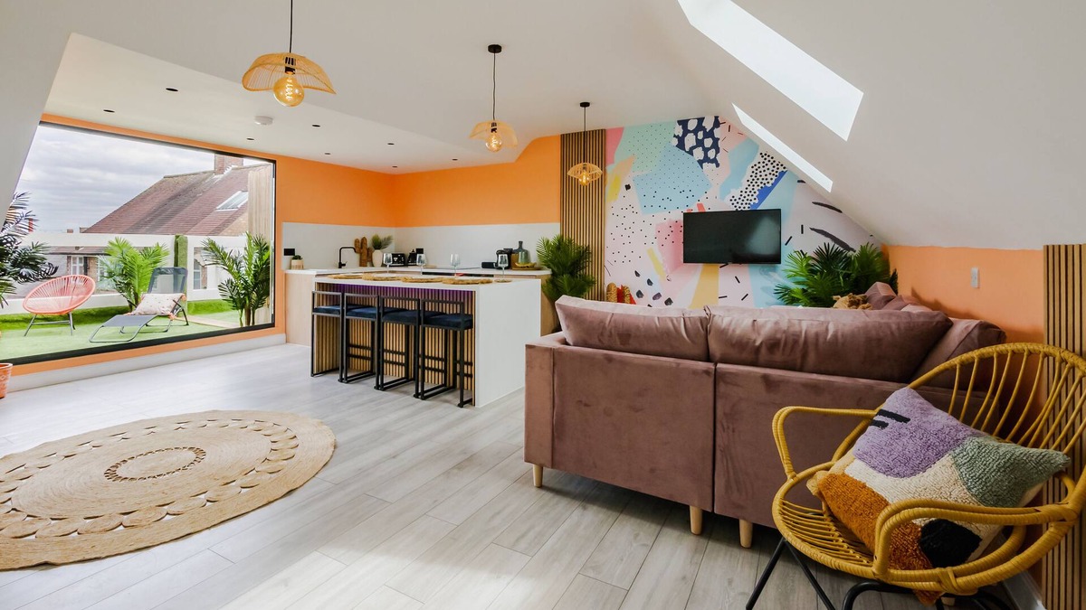 Market Harborough House | Two Bed Duplex Apartment with roof terrace- Ibiza Inspired Stylish Living