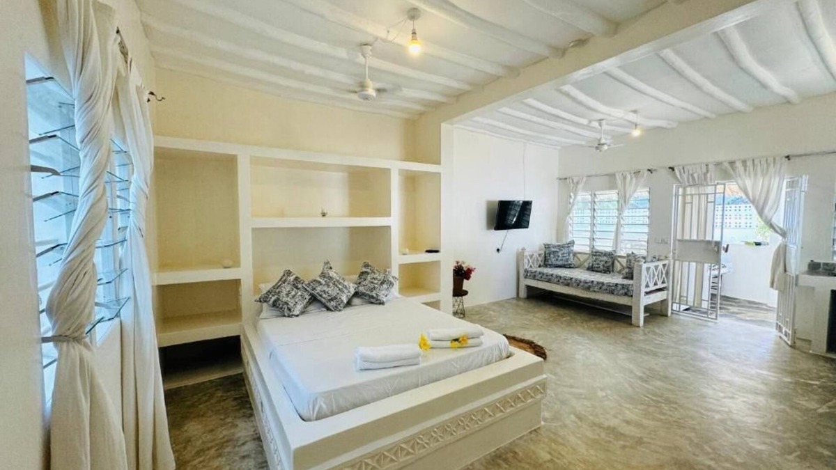 Watamu Bed & Breakfast | Two bed rooms ensuite with bathroom #1