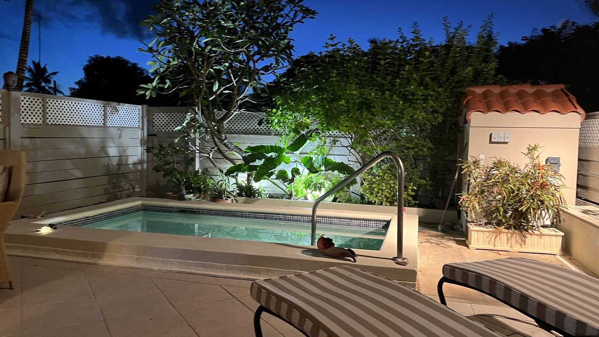 Porters House | Two bed town house with plunge pool in Porters