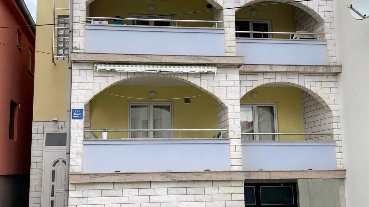 Seline Apartment | Two bedroom apartment with terrace Seline, Paklenica (A-21261-a)