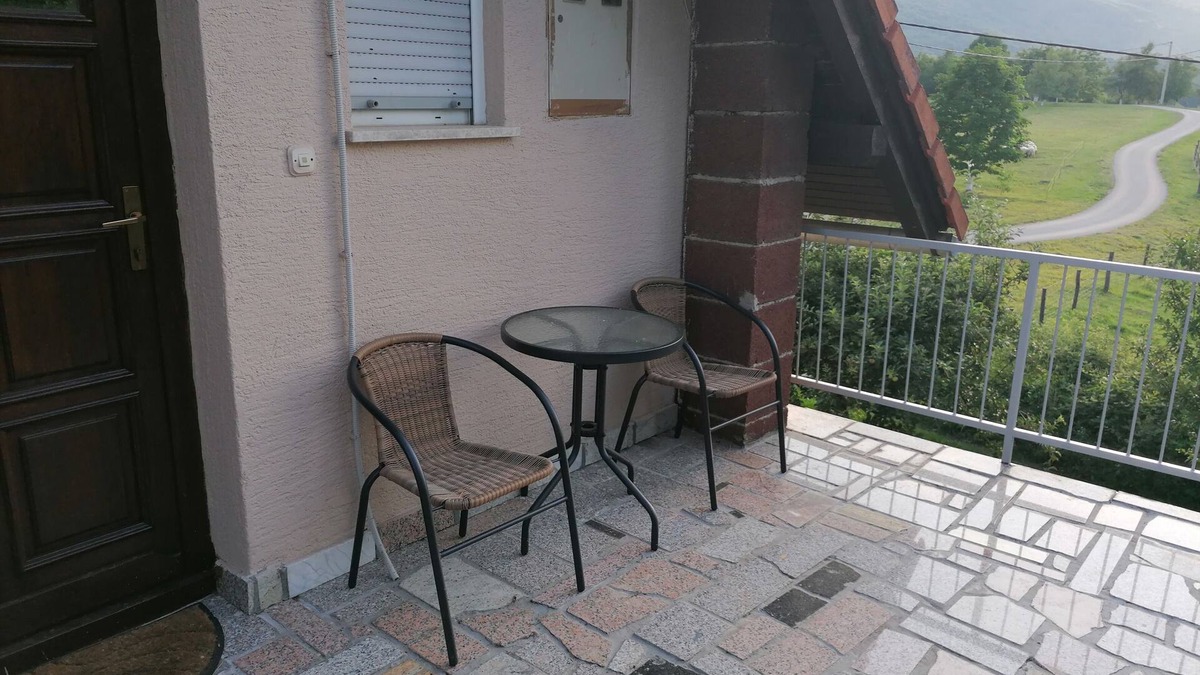 Catrnja Apartment | Two bedroom apartment with terrace Smoljanac, Plitvice (A-14979-a)