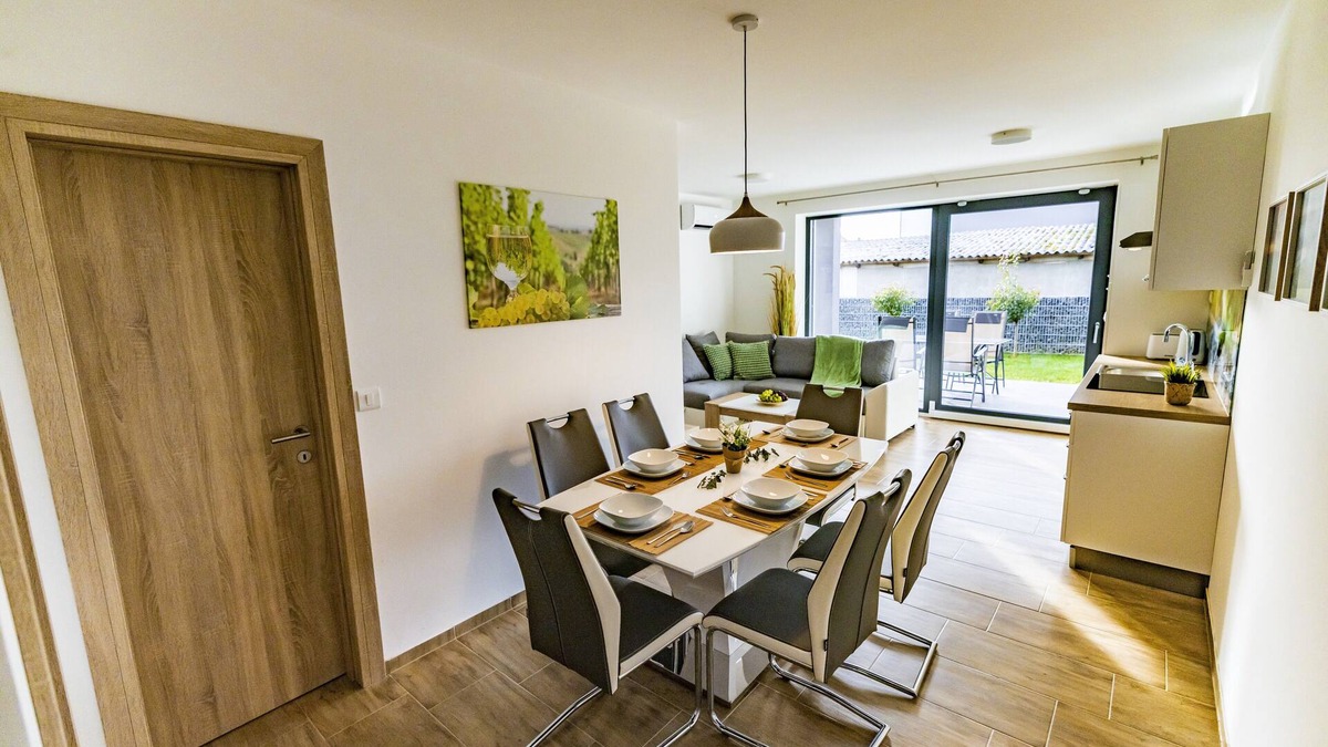 Verzej Apartment | Two Bedroom Apartment Jeruzalem with Terrace