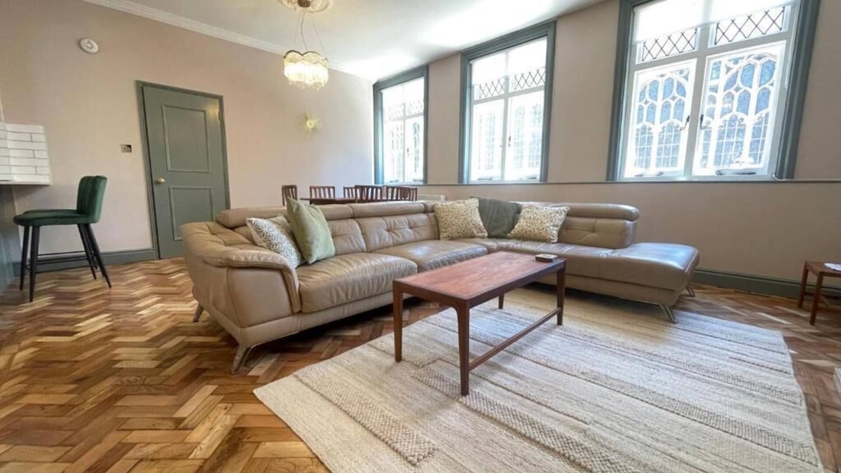 Bury St Edmunds Condo | Two Bedroom apartment with stunning Cathedral Views