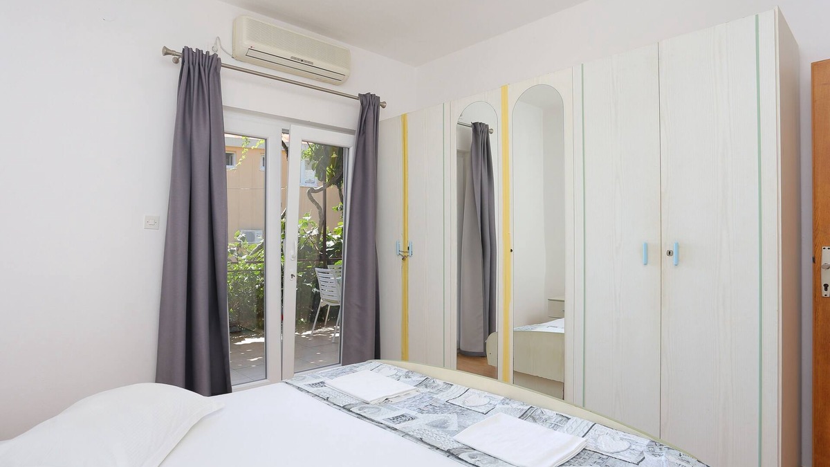 Blato Apartment | Two bedroom apartment with terrace Živogošće - Blato, Makarska (A-1057-a)