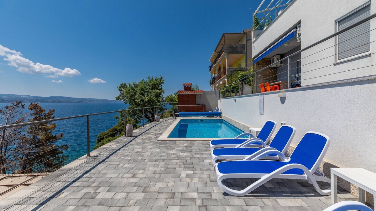 Celina Apartment | Two bedroom apartment near beach Zavode, Omiš (A-1021-a)