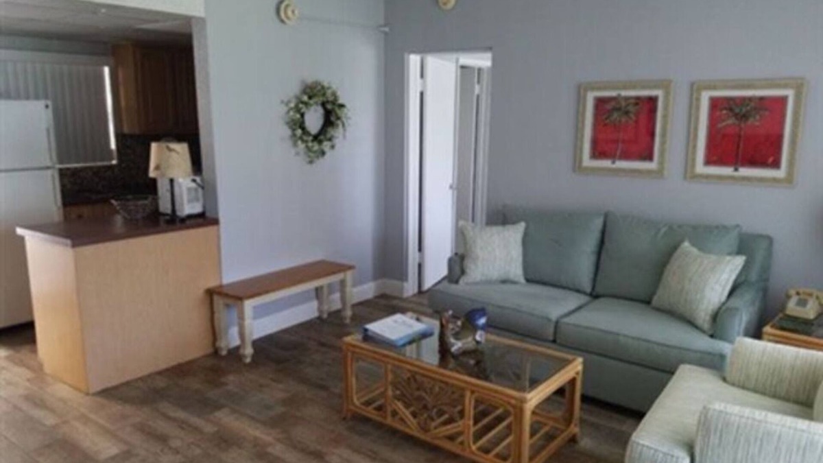 Hillsboro Beach Apartment | Two Bedroom Apartment #107/109
