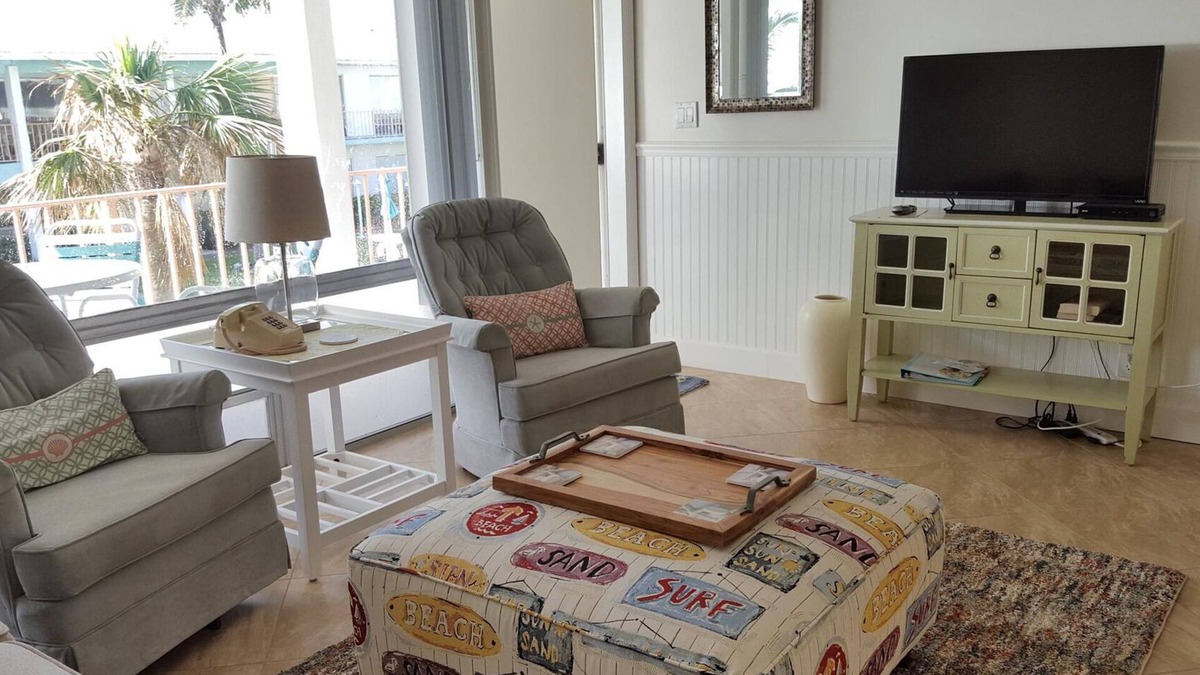 Hillsboro Beach Apartment | Two Bedroom Apartment #207/209