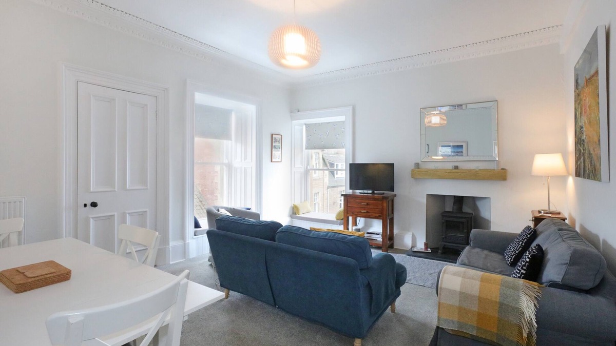 North Berwick Apartment | Two bedroom apartment with sea views in the heart of North Berwick. Sleeps 7.