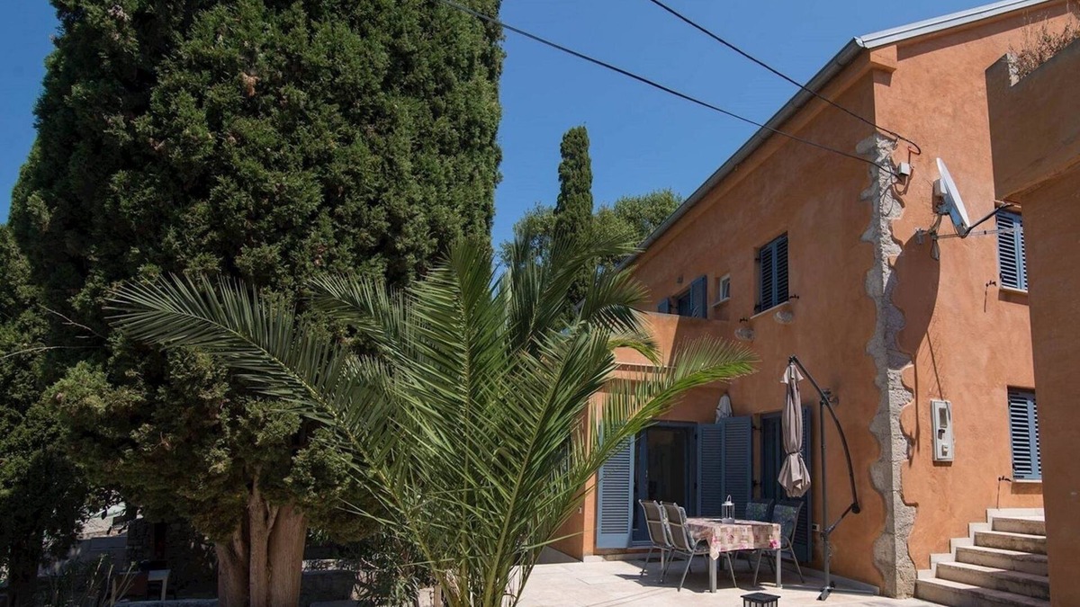 Veli Losinj Apartment | Two bedroom apartment with terrace Veli Lošinj, Lošinj (A-21187-c)