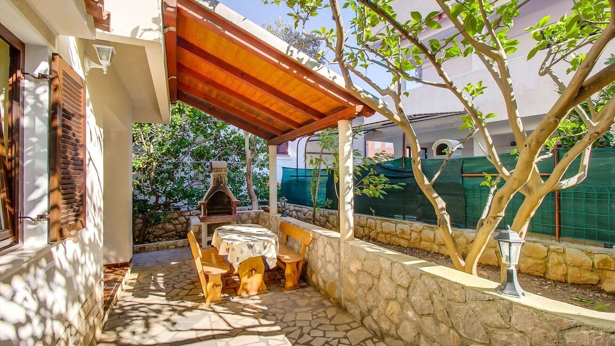 Cove Murtar Apartment | Two bedroom apartment with terrace Mali Lošinj, Lošinj (A-376-c)