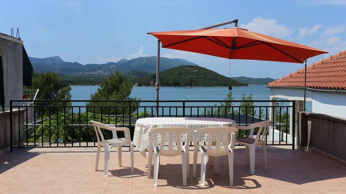 Dubrava Apartment | Two bedroom apartment near beach Luka Dubrava, Pelješac (A-284-a)