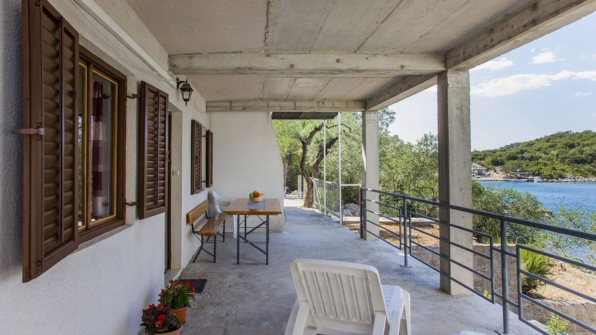 Putnikovic Apartment | Two bedroom apartment near beach Žuronja, Pelješac (A-14095-a)