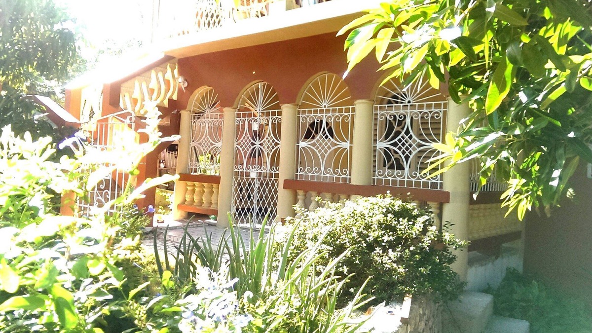 Northern Estates Apartment | Two Bedroom Apartment in Rose Hall with Hot Water, Wifi and Cable