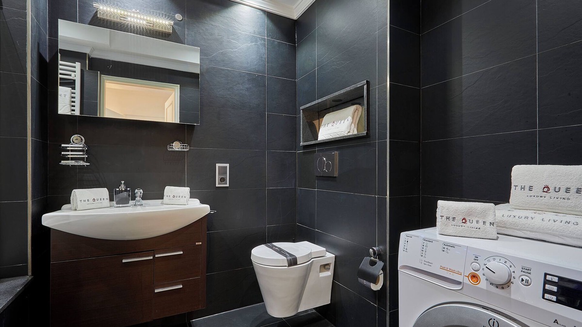 Bonnevoie Apartment | Two-Bedroom Apartment with Spa Bath