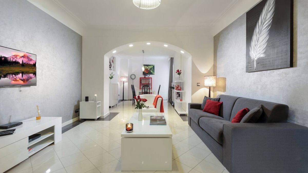 Gare Apartment | Two-Bedroom Apartment with Balcony