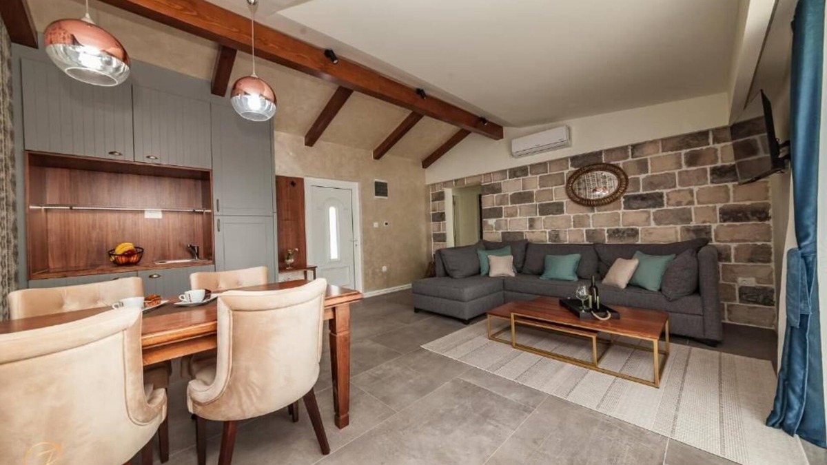 Bijela Apartment | Two bedroom Apartment with Sea View and Balcony