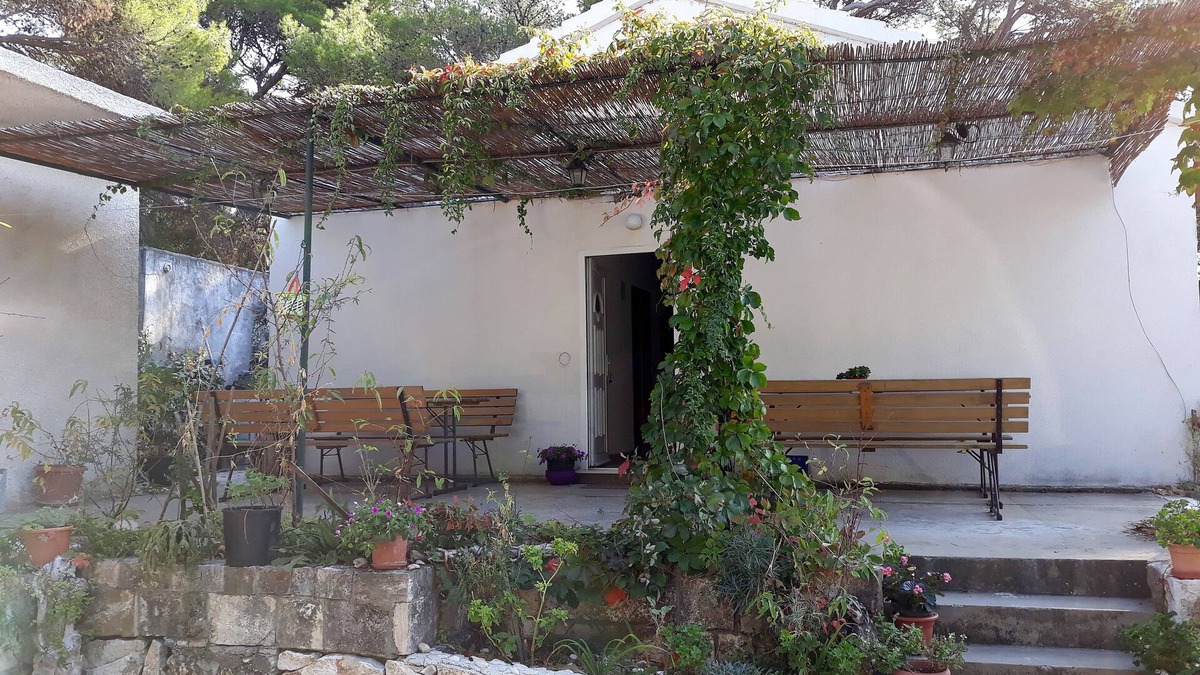 Kobas Apartment | Two bedroom apartment with terrace Cove Blaca, Mljet (A-4899-e)