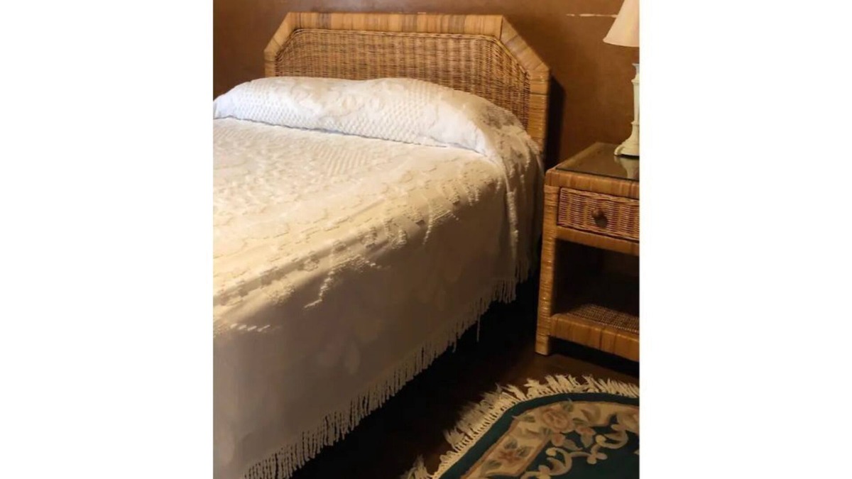 Logansport Apartment | Two bedroom apartment in historic home