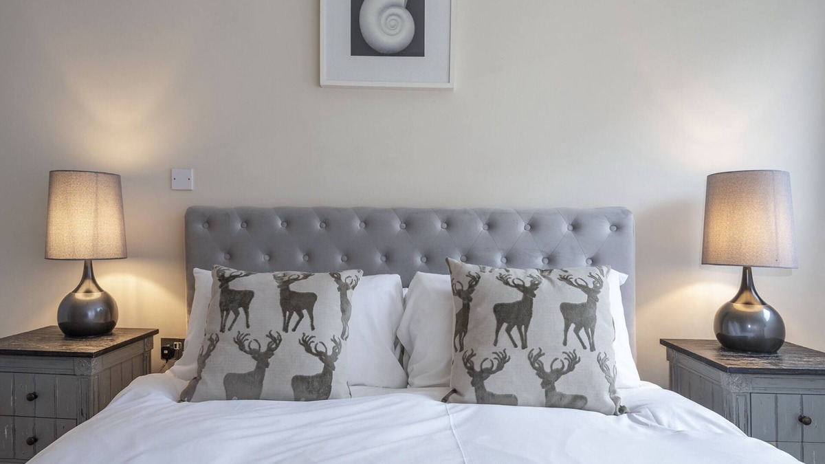 Shaftesbury Apartment | Two-Bedroom Apartment