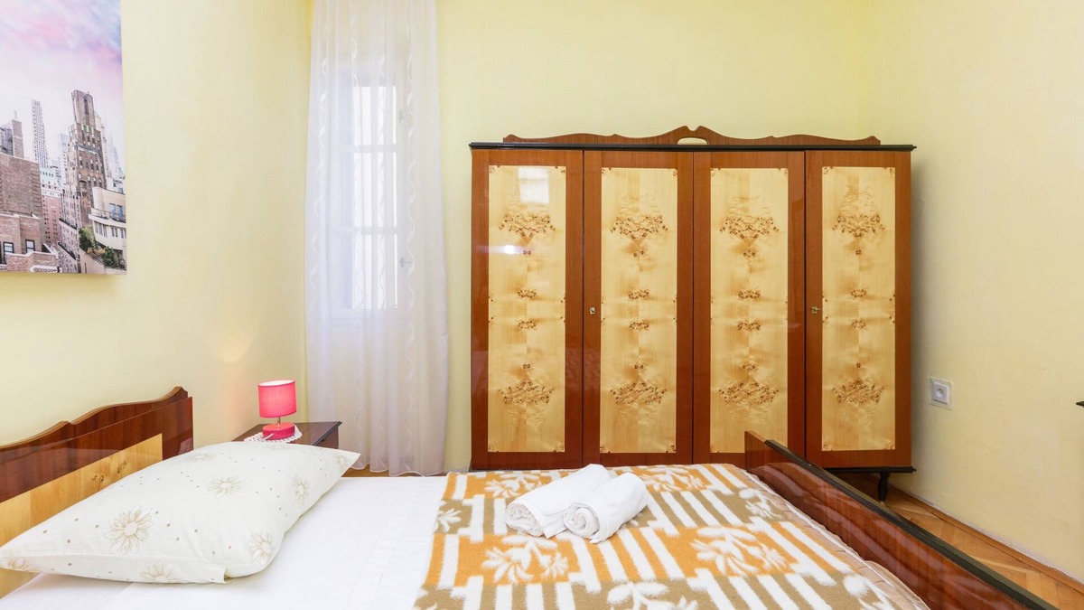Grad Apartment | Two bedroom apartment with terrace Šibenik (A-24358-b)