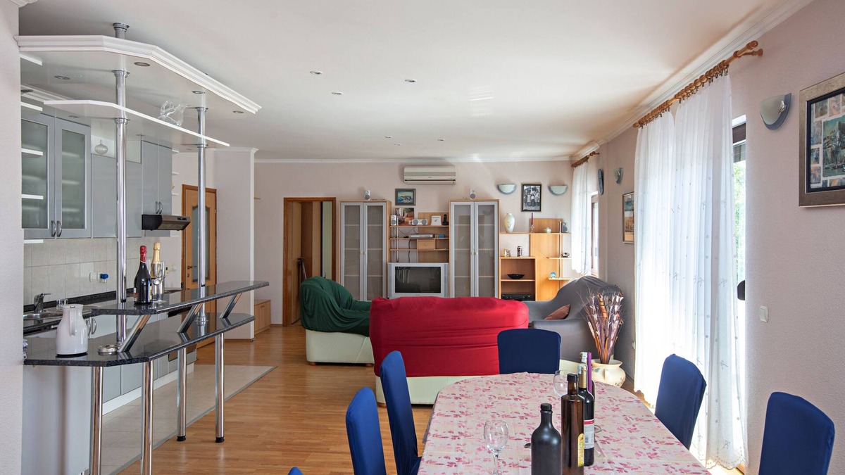 Smrdelje Apartment | Two bedroom apartment with terrace Smrdelje, Krka (A-23078-a)