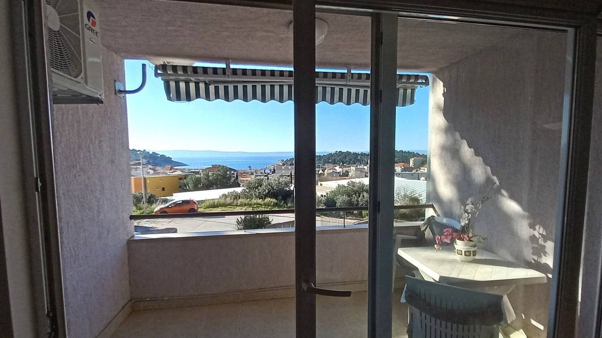 Gorinka Apartment | Two bedroom apartment with terrace and sea view Makarska (A-19756-a)