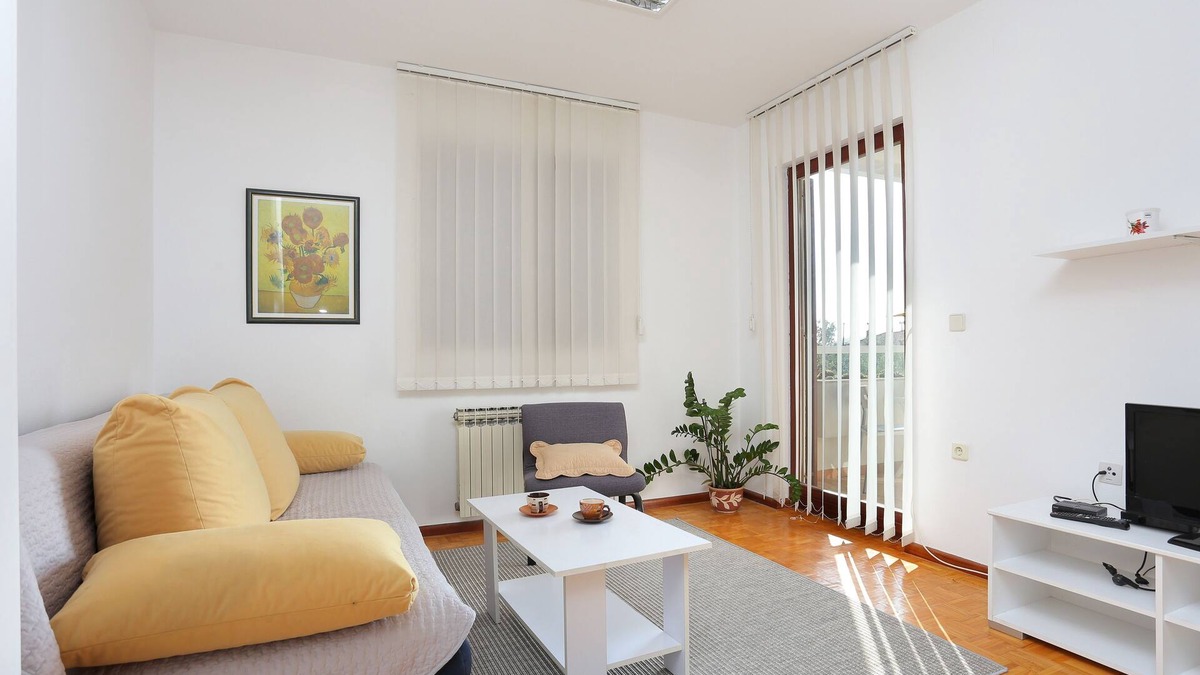 Bili brig Apartment | Two bedroom apartment with terrace Makarska (A-5984-a)